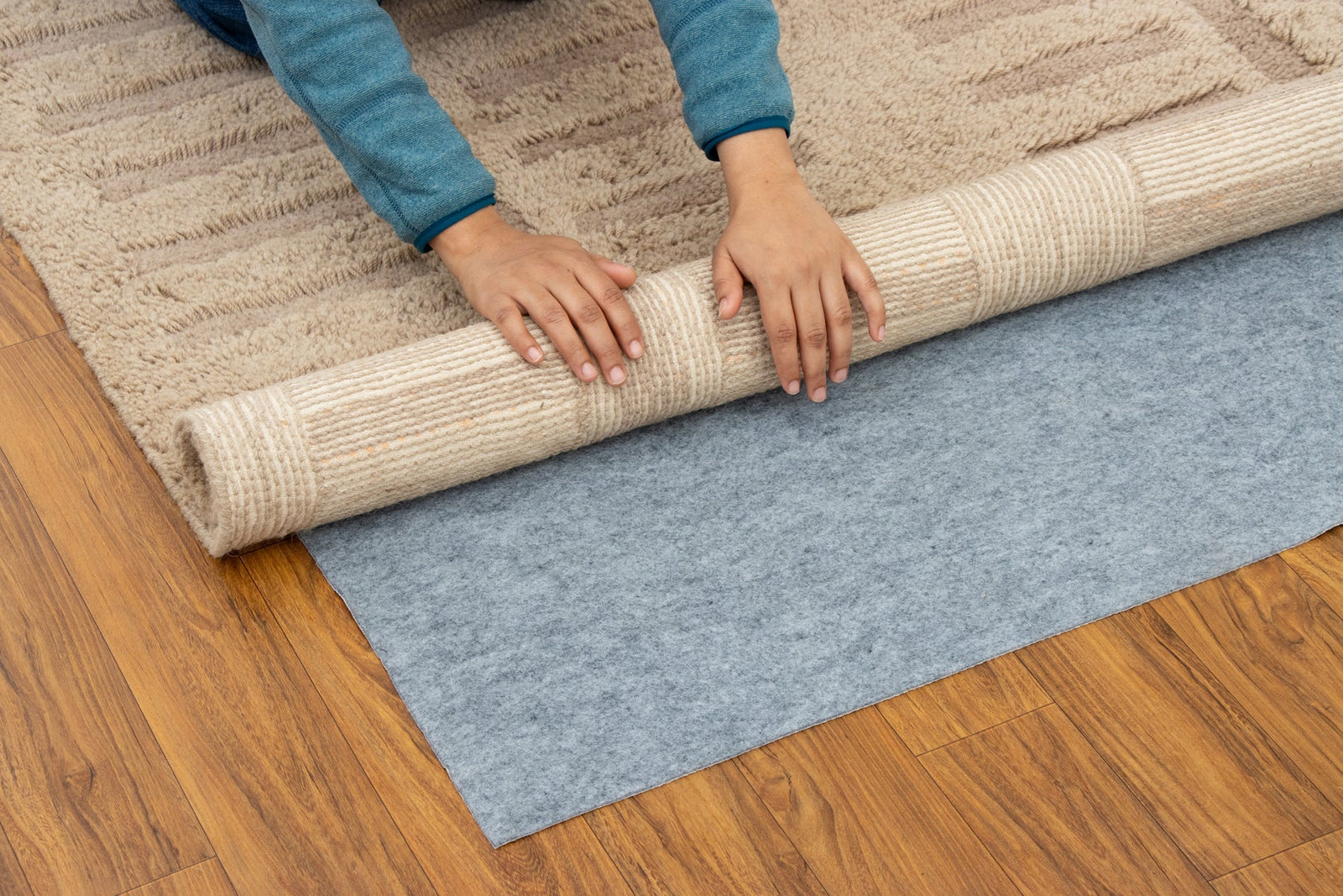 Low-profile rug pad